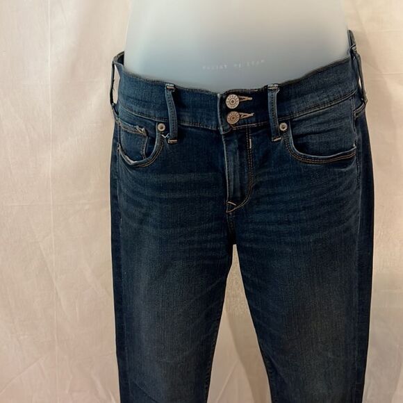 - Express cropped legging midrise size 2. Medium wash. Great condition. - Picture 2 of 9